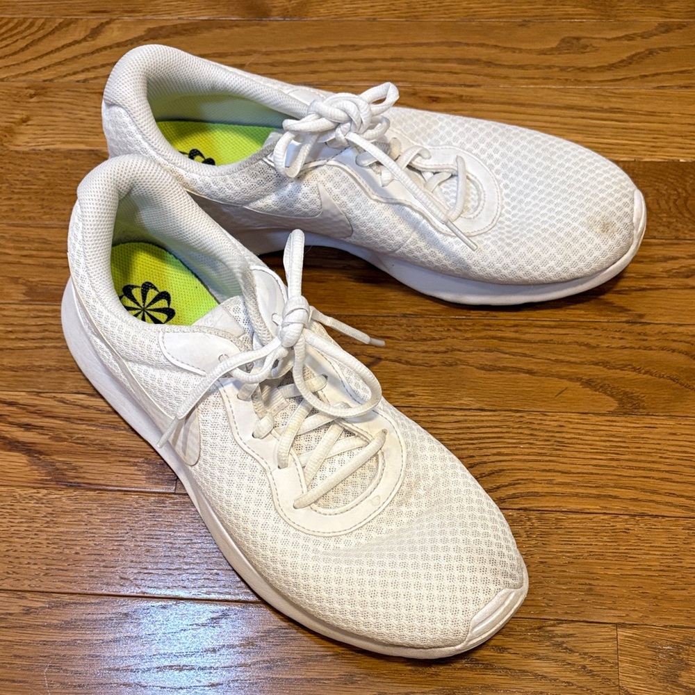 Nike | White Mesh Lightweight Running Shoes Sneakers Women’s Size 12